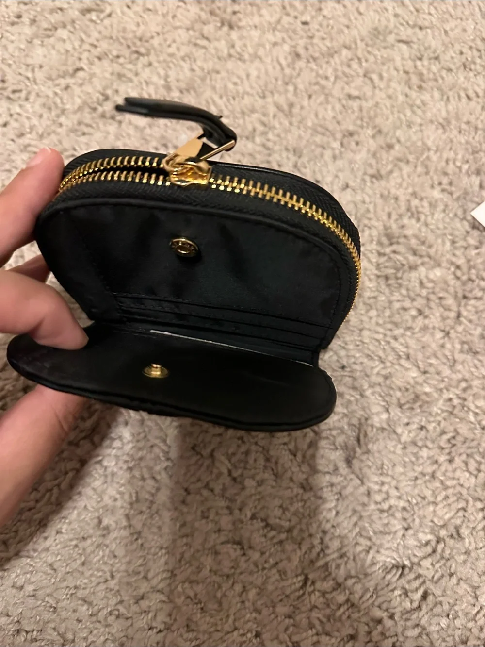 Classic Black Women's Zip Wallet 🖤
